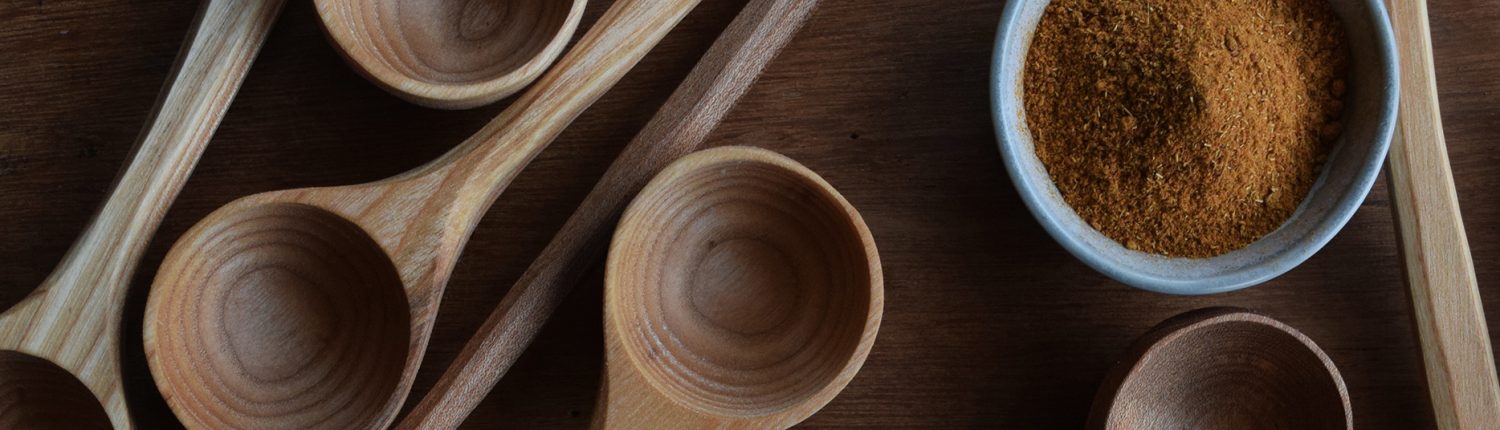 Professional photography and visual content creation - wooden coffee scoops and spices by Dorte Januszewski
