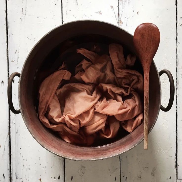 eBook by Kathryn Davey - Learn how to naturally dye with avocado